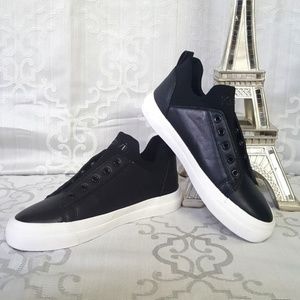 Calvin Klein NEW Pull On Leather Sneaker NWOT